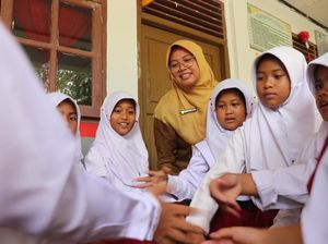 Hadits Tentang Menghormati Guru dan Keutamaan Menyampaikan Ilmu