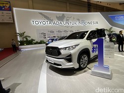Diskon Toyota Innova Zenix di GJAW