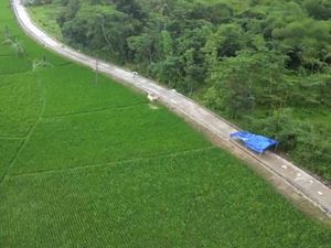 Jalan Rusak di Pandeglang Sempat Bikin Guru Jatuh, Kini Sudah Diperbaiki