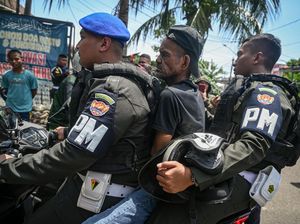 Kampung Berlan Digerebek, 23 Tersangka Langsung Dibekuk Aparat