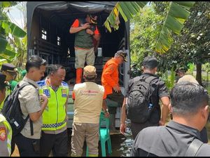 Polresta Cilacap Bantu Warga Terdampak Banjir, Kapolres Pastikan Evakuasi Lancar