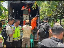 Polresta Cilacap Bantu Warga Terdampak Banjir, Kapolres Pastikan Evakuasi Lancar