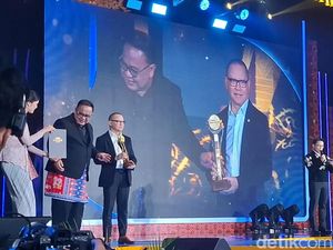 Menteri P2MI Raih detikcom Awards 2025: Pak Prabowo yang Pantas Terima