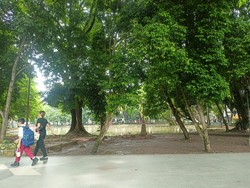 Hujan Sebabkan Kambang Iwak Meluap, Warga Minta Kolam Dikeruk