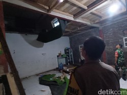 21 Guru Korban Loteng Sekolah Alam Purwokerto Ambruk Dilarikan ke RS