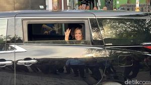 Ratu Maxima Kunjungi Sragen-Solo: Ngobrol dengan Buruh hingga Belajar Membatik