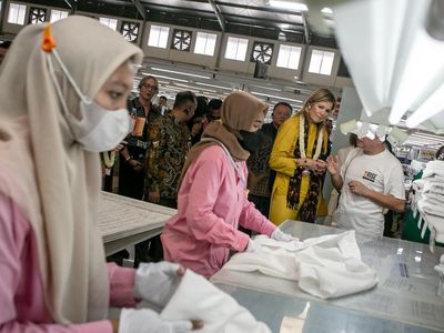 Ratu Maxima Kunjungi Pabrik Garmen di Sragen