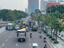 Usai Demo Dishub, Sopir Truk ODOL Menuju Kantor Gubernur Jatim