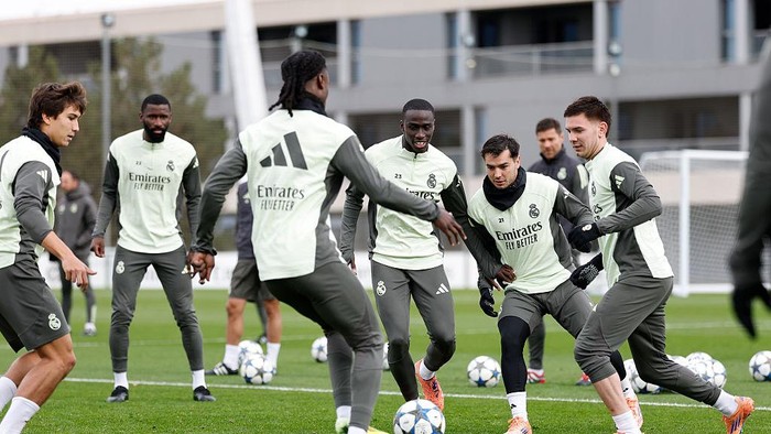 MADRID, SPAIN - NOVEMBER 24: Real Madrid squad is training at Valdebebas training ground on November 24, 2025 in Madrid, Spain. (Photo by Antonio Villalba/Real Madrid via Getty Images)