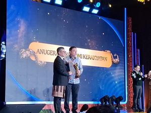 Tito Karnavian Raih detikcom Awards 2025 Tokoh Pendorong Akselerasi Pertumbuhan dan Stabilisasi Ekonomi Daerah