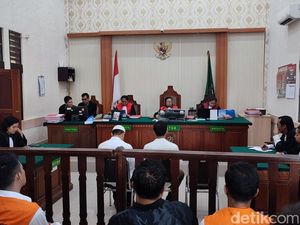 2 Terdakwa Kepemilikan Ganja 2 Kg Divonis 8 dan 6,5 Tahun Penjara