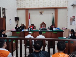 2 Terdakwa Kepemilikan Ganja 2 Kg Divonis 8 dan 6,5 Tahun Penjara