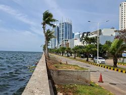 Video: Rembes Sana-sini Tanggul Pantai Mutiara Jakarta Utara