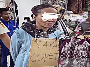 Ibu Berkalung Tulisan Saya Copet Diarak di Pasar Tanah Abang