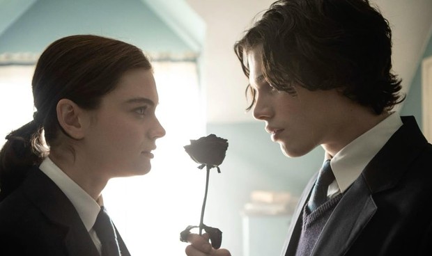 The Tearsmith, film adaptasi Wattpad dengan tema dark-romance dan trauma emosional yang kuat, karya Erin Doom yang terkenal dengan gaya menulis dramatis.