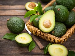 Tak Cuma Creamy! Kombinasi Alpukat Susu Punya 5 Manfaat Sehat Ini