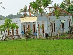 17 Rumah Rusak Diterjang Angin Puting Beliung di Bone