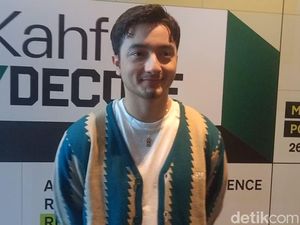 Semi-bule, Bryan Domani Keluhkan Panas Matahari Jakarta