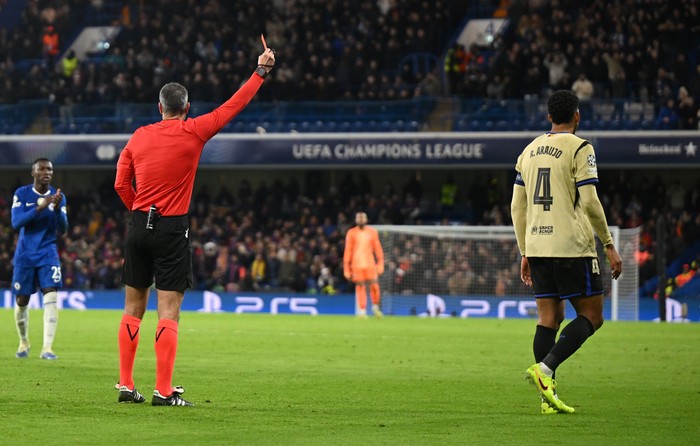 Badai Kartu Merah Barcelona di Liga Champions