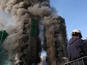 Korban Tewas Kebakaran Besar Apartemen di Hongkong Jadi 13 Orang