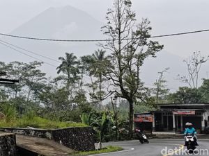Masih Berstatus Awas, Gunung Semeru 2 Kali Erupsi Pagi Ini