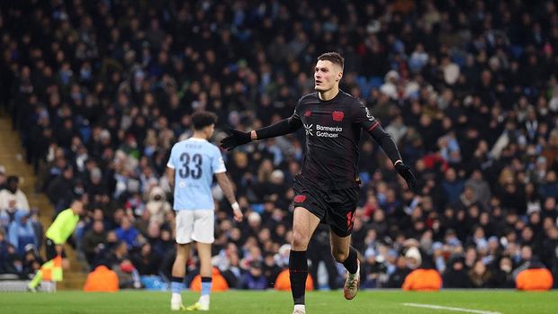 MANCHESTER, ENGLAND - NOVEMBER 25: Patrik Schick of Bayer Leverkusen celebrates scoring his team's second goal during the UEFA Champions League 2025/26 League Phase MD5 match between Manchester City and Bayer 04 Leverkusen at City of Manchester Stadium on November 25, 2025 in Manchester, England. (Photo by Carl Recine/Getty Images)