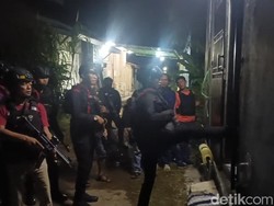 Momen Mencekam Penggerebekan Markas Bandar Narkoba di Pekalongan