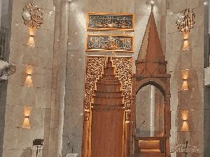 Masjid Jami Al Fajri, Berawal dari Bangunan Sederhana hingga Jadi Blue Mosque