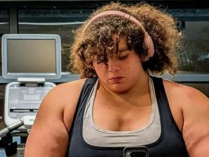 Gelar Wanita Terkuat di Dunia Dicabut karena Atlet Ini Terlahir sebagai Pria