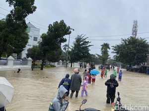 Jalan Penghubung Medan-Binjai Lumpuh Akibat Banjir
