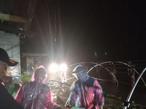 Banjir Bandang Landa Agam Sumbar, 2 Orang Hilang-135 Keluarga Mengungsi
