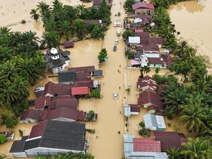 Banjir Aceh Rendam Jalan Nasional, Akses Transportasi Terputus