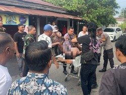 Dongkrak Lepas saat Mobil Diperbaiki, Arman Tewas Tertindih Mobil