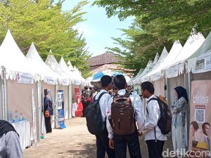 Ribuan Pencari Kerja Antusias Ikuti Job Fair Hybrid di Indramayu