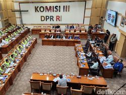 Komisi III Raker dengan Kakorlantas Polri dan Jajaran, Bahas Kesiapan Nataru