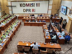 Komisi III Raker dengan Kakorlantas Polri dan Jajaran, Bahas Kesiapan Nataru