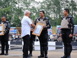 Kapolresta Sidoarjo Raih Penghargaan Kapolri di Apel Kasatwil 2025