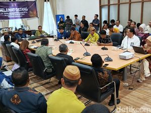 Warga Pinogu Bone Bolango Terisolir, BAM DPR Minta Akses Jalan Segera Dibangun