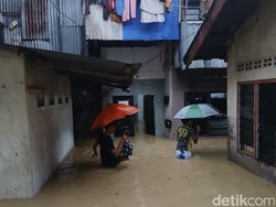 Kota Medan Direndam Banjir, BPBD Lakukan Evakuasi
