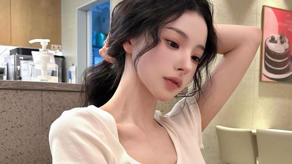 Potret Selebgram Viral karena Visual Bak AI, Penampilan Wajah Asli Jadi Sorotan