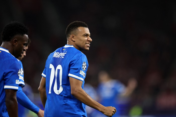 Soccer Football - UEFA Champions League - Olympiacos v Real Madrid - Georgios Karaiskakis Stadium, Piraeus, Greece - November 26, 2025 Real Madrids Kylian Mbappe celebrates scoring their fourth goal REUTERS/Stephane Mahe