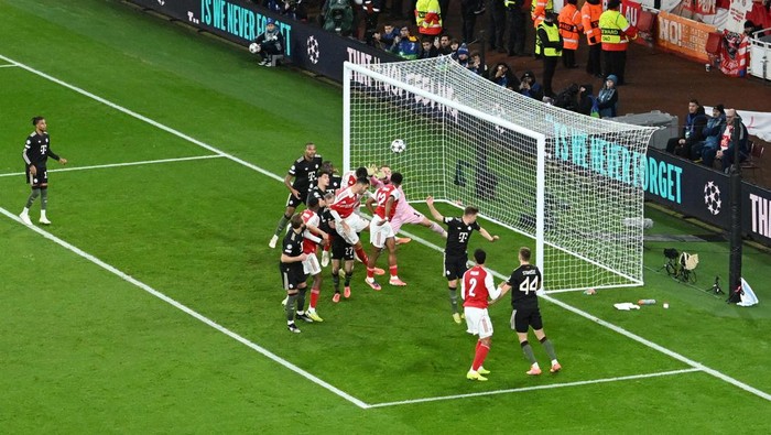 LONDON, ENGLAND - NOVEMBER 26: Jurrien Timber of Arsenal scores his teams first goal during the UEFA Champions League 2025/26 League Phase MD5 match between Arsenal FC and FC Bayern München at Arsenal Stadium on November 26, 2025 in London, England. (Photo by Alex Burstow/Arsenal FC via Getty Images)