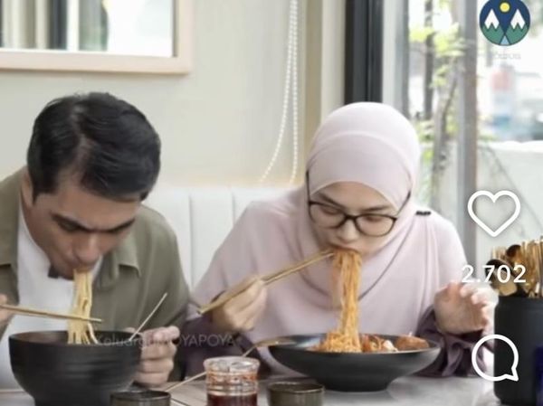 Momen Hangat Herfiza Novianti Saat Makan Bersama Keluarga