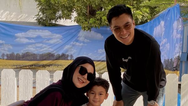 8 Foto Baim Wong & Paula Verhoeven Kembali Kompak Hadiri Acara Sekolah Anak