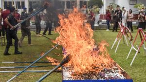 Pemusnahan Rokok Ilegal Senilai Rp 8,1 Miliar di Tasikmalaya