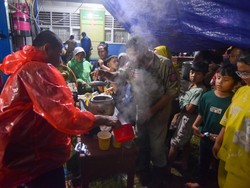 Dari Beras sampai LPG, Bantuan untuk Sumatra Mulai Berdatangan