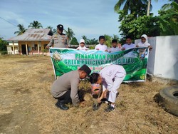 Polres Rohul Ajak Pelajar Selamatkan Hutan, Tanam Pohon di 19 Sekolah