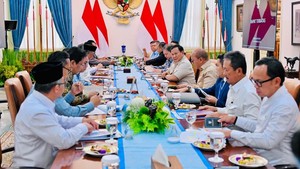 Prabowo Instruksikan Pratikno Jadi Koordinator Penanganan Bencana di Sumatera