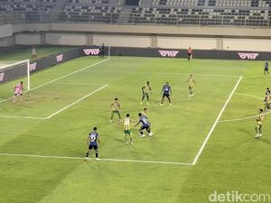 Babak Pertama PSBS Biak Vs Persijap Sama Kuat 1-1
