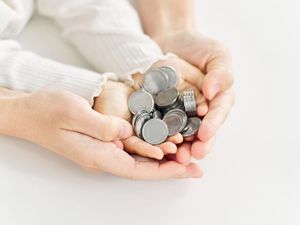 AXA Mandiri Ingatkan Pentingnya Rencana Dana Pendidikan Anak di Masa Depan